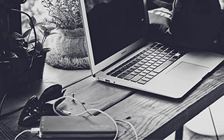 爱游戏亚洲官网-斗志昂扬！球队以无敌斗志冲击巅峰，逆境中奋勇夺冠