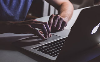 爱游戏登录入口-瓜迪奥拉揭秘曼城夺冠艰辛曼城夺得联赛杯，瓜迪奥拉执教曼城多少冠军