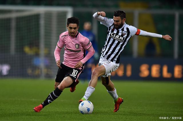 爱游戏在线登录-门兴格拉德巴赫战术稳健，击溃对手实现三连胜的简单介绍