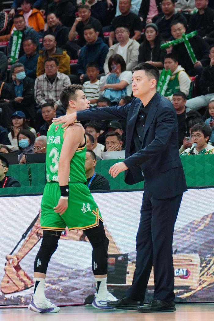 辽宁男篮再战一城，轻松取得胜利