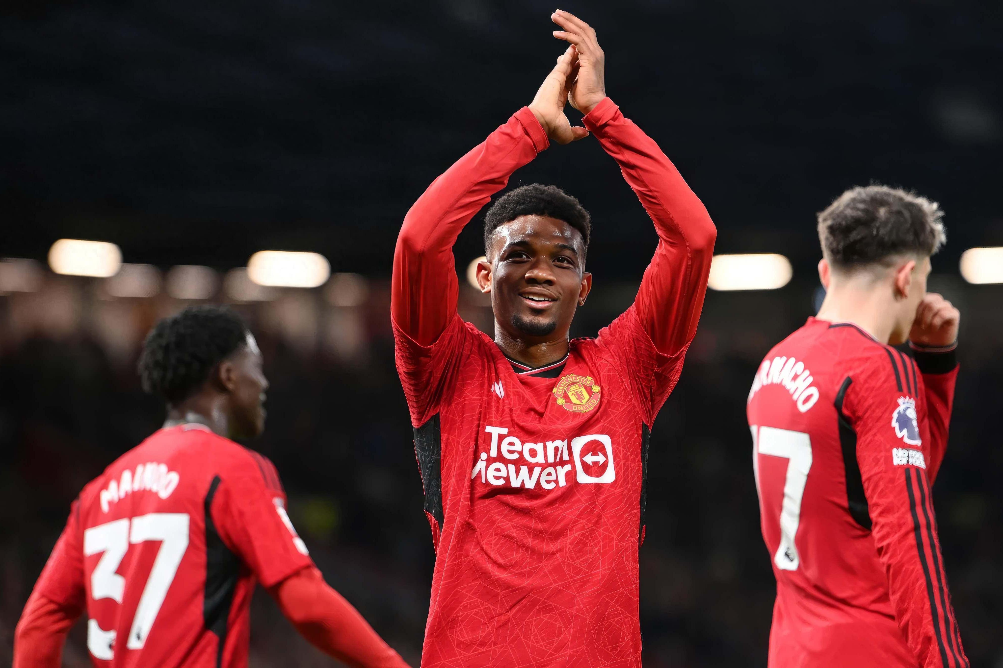 爱游戏在线登录-曼联成功闯入半决赛，展现实力不容忽视的简单介绍