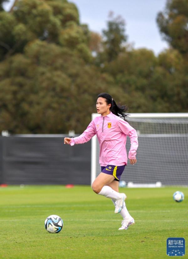 中国女足备战世界女足邀请赛，势不可挡
