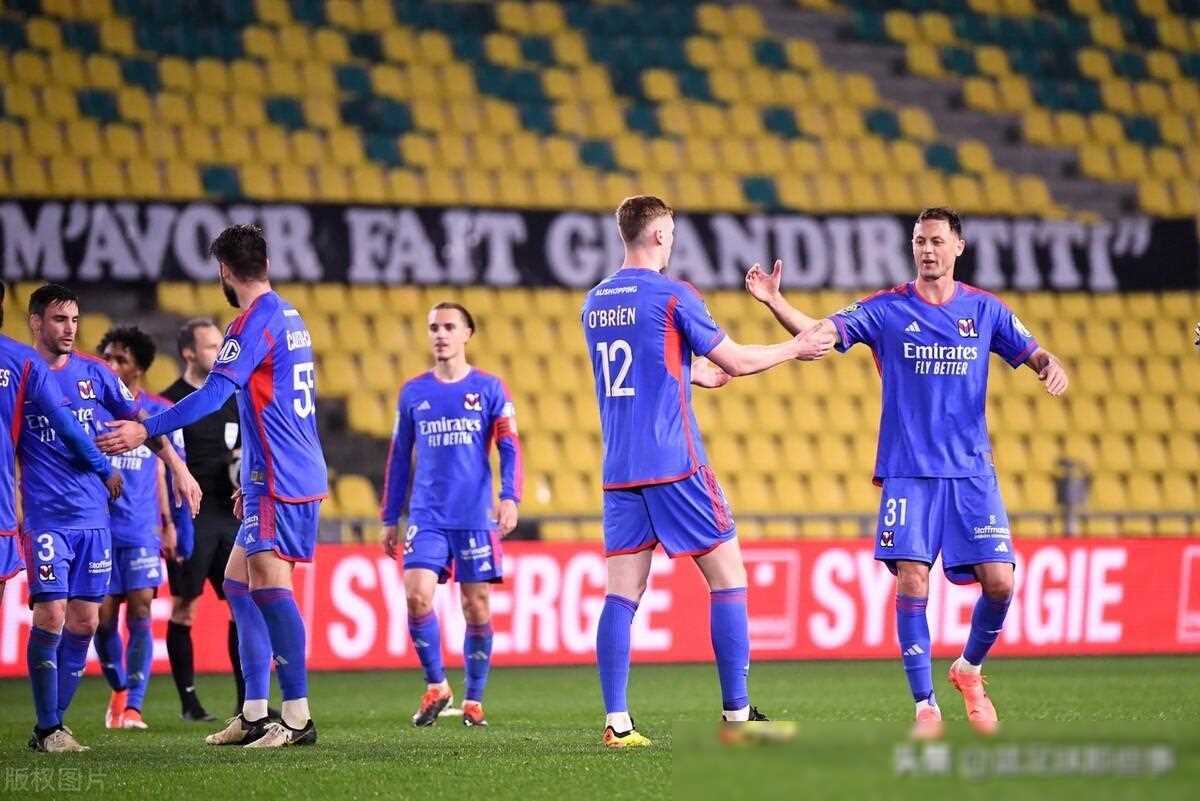 里昂球队对斯特拉斯堡队取得重要胜利 里昂球队对斯特拉斯堡队取得重要胜利