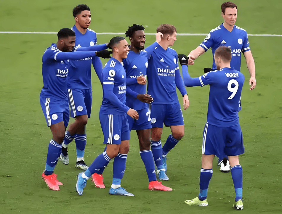 莱切斯特城客场艰难获胜，攻防结合打破困境苦战