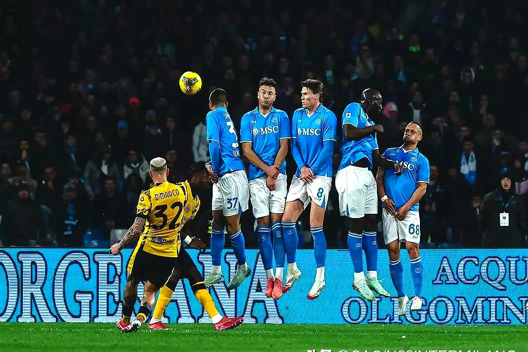 国际米兰客场不敌那不勒斯,遗憾出局 国际米兰客场不敌那不勒斯,遗憾出局