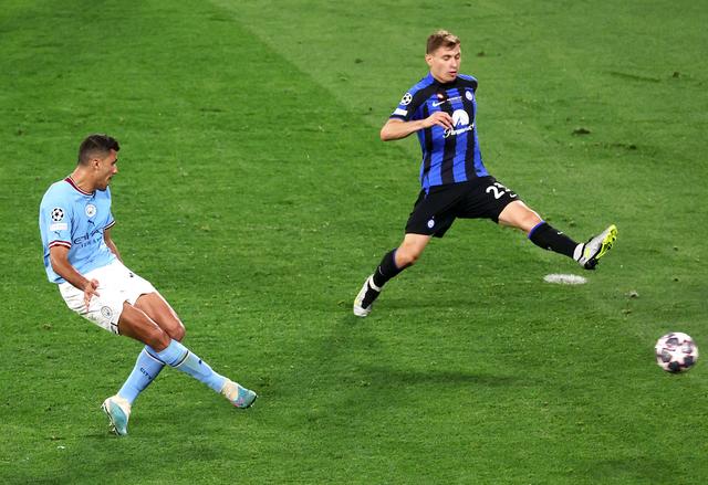 欧洲足球联赛豪门对决,实力角逐惊险刺激 欧洲足球联赛豪门对决,实力角逐惊险刺激