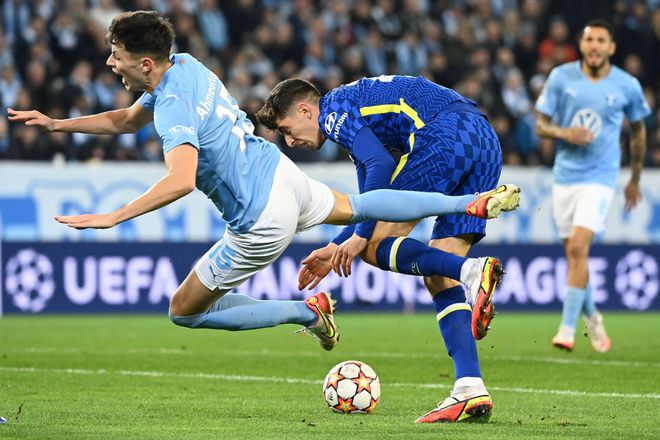 爱游戏官网-克马连进两球，帮助球队战胜对手的简单介绍