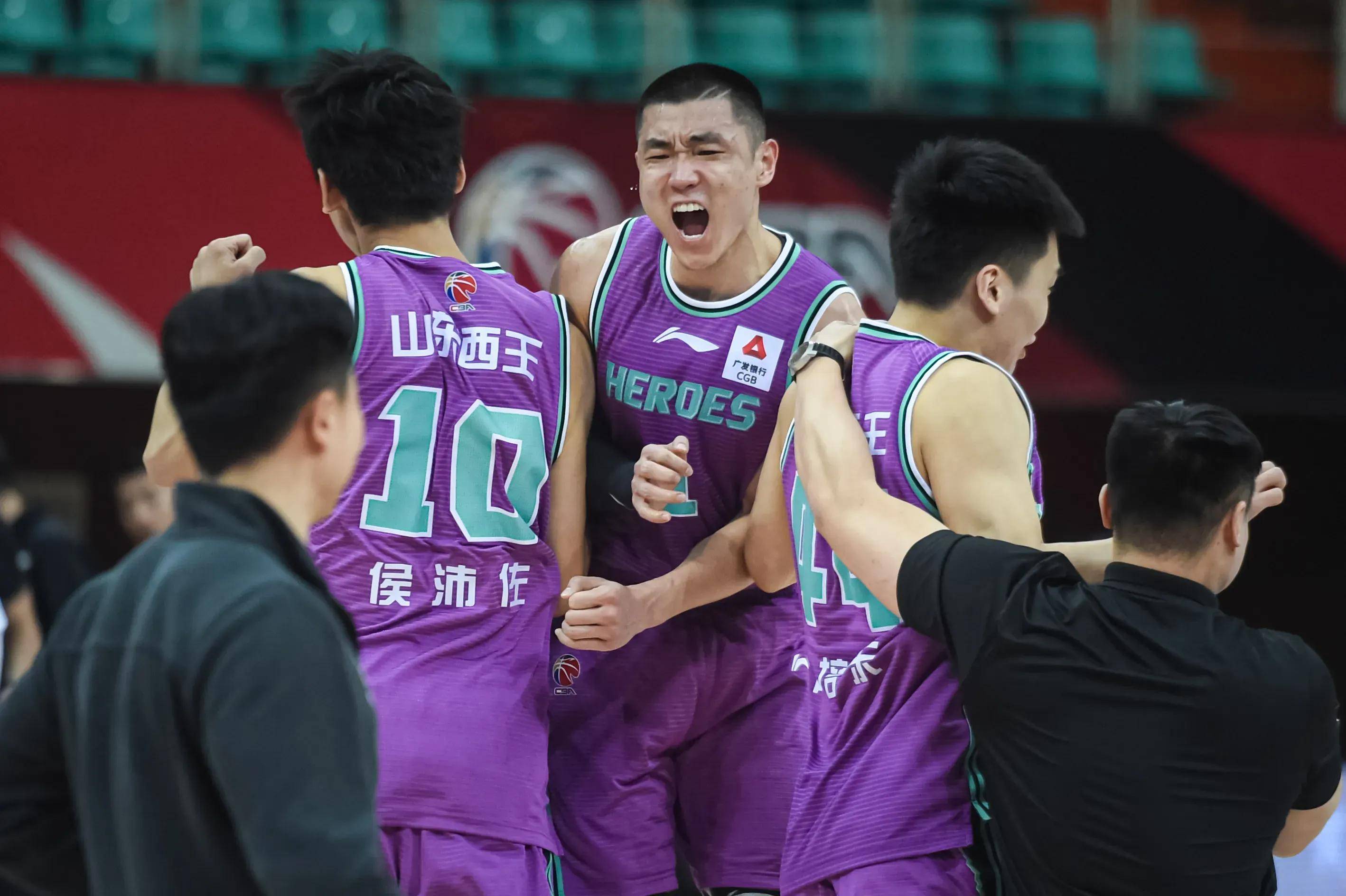 贵州男篮卓越表现,轻松战胜对手 贵州男篮卓越表现,轻松战胜对手