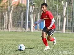 爱游戏亚洲官网-利斯特城战胜较量，高歌胜利