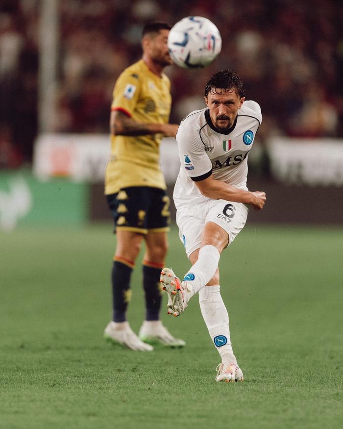 关于那不勒斯战胜热那亚，豪取三分的信息