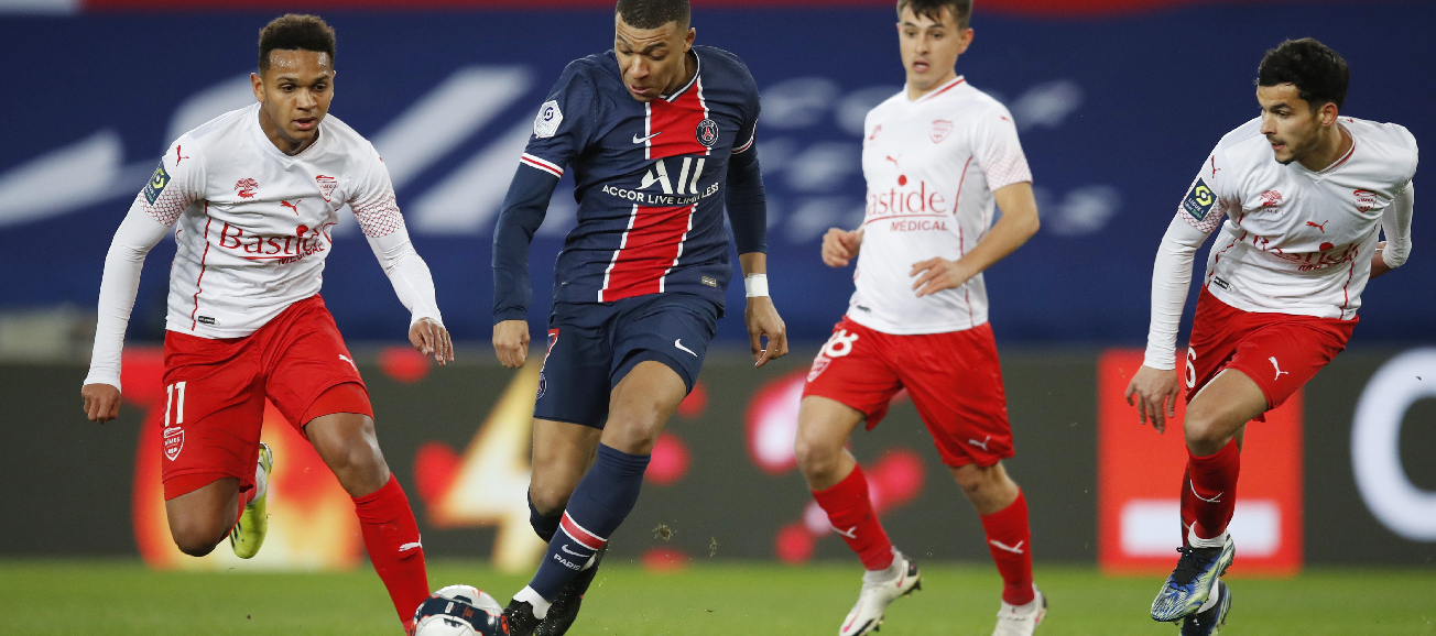 爱游戏亚洲官网-巴黎大胜尼姆，轻松保持领先优势的简单介绍