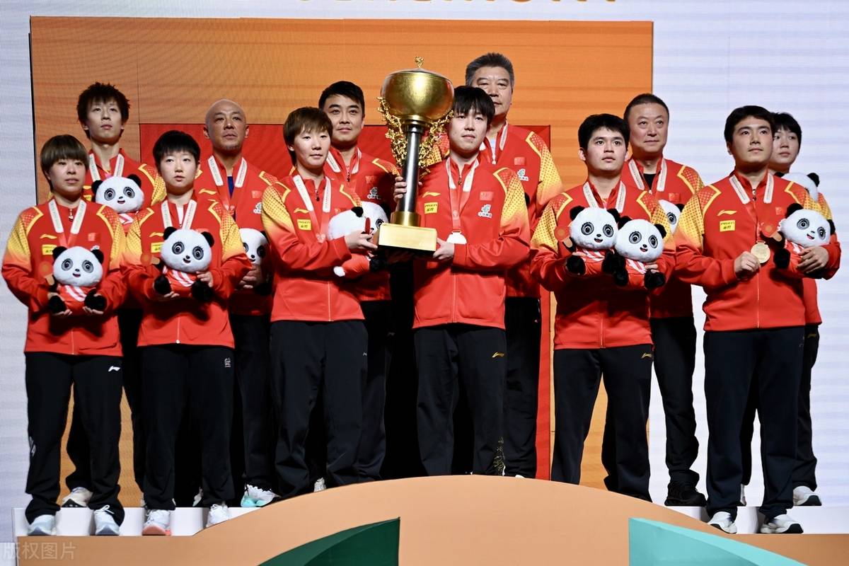 爱游戏中国官网-比赛中球队表现精彩，凭借团队合作获得胜利