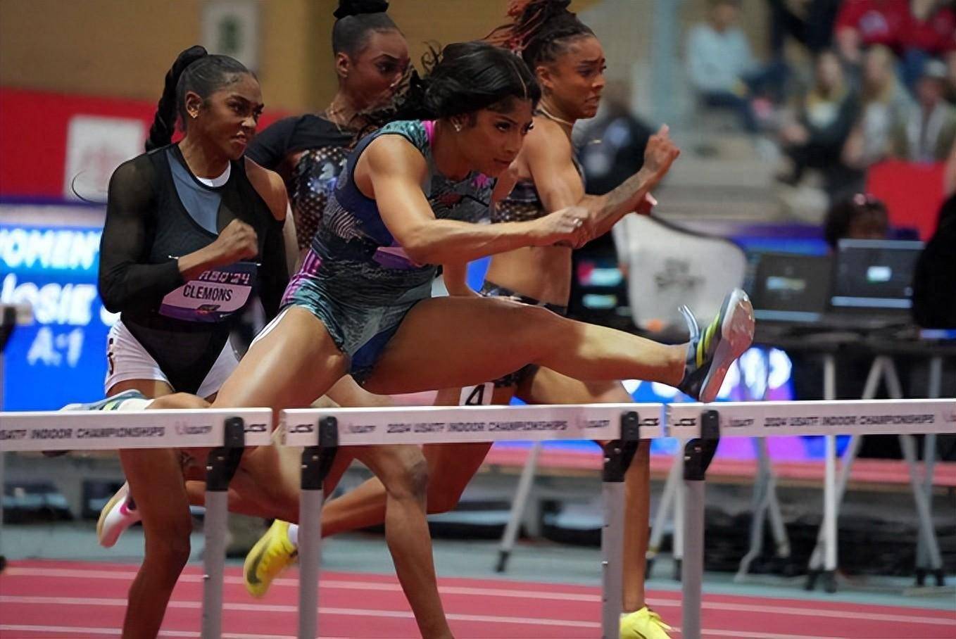 美国女子田径选手刷新世界纪录