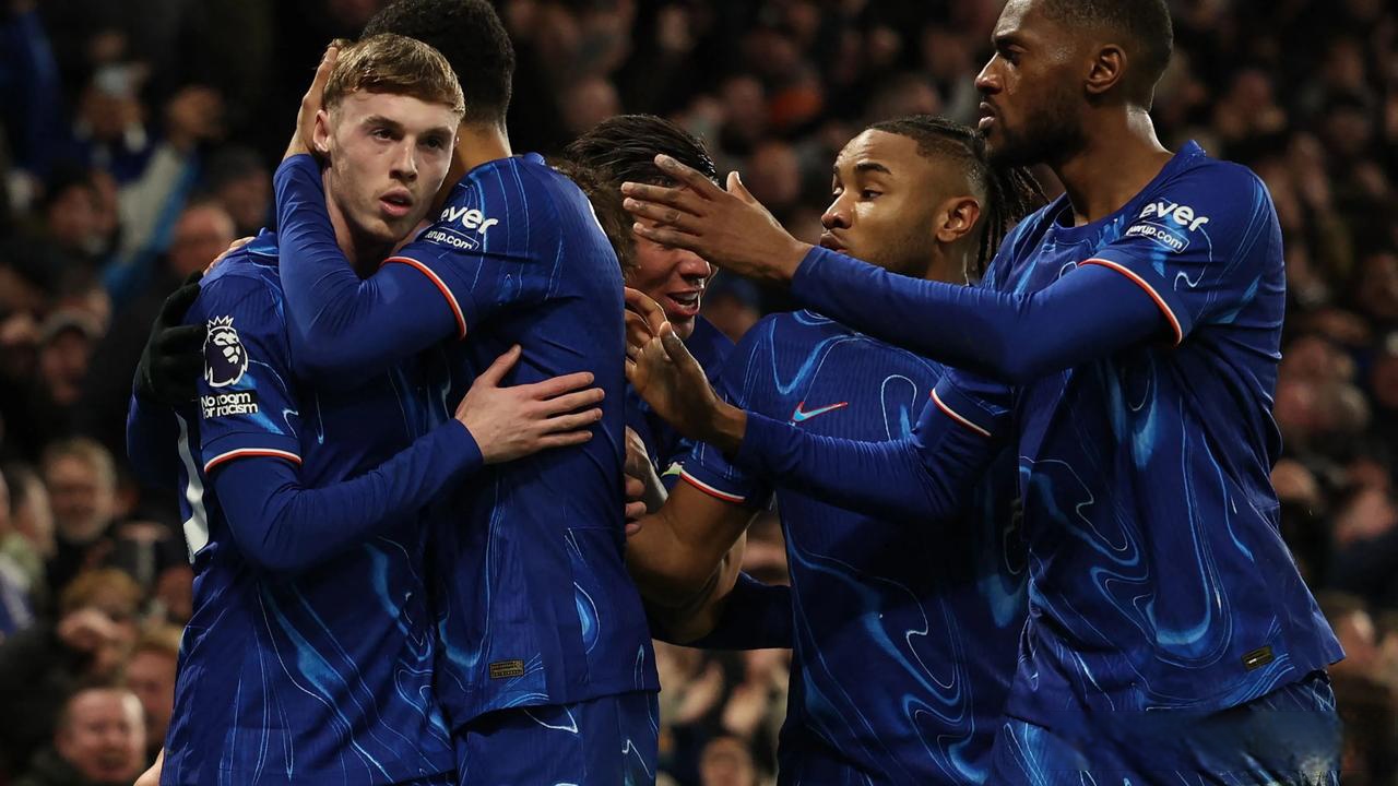 爱游戏在线登录-西汉姆联大胜，欧战希望再次升温的简单介绍