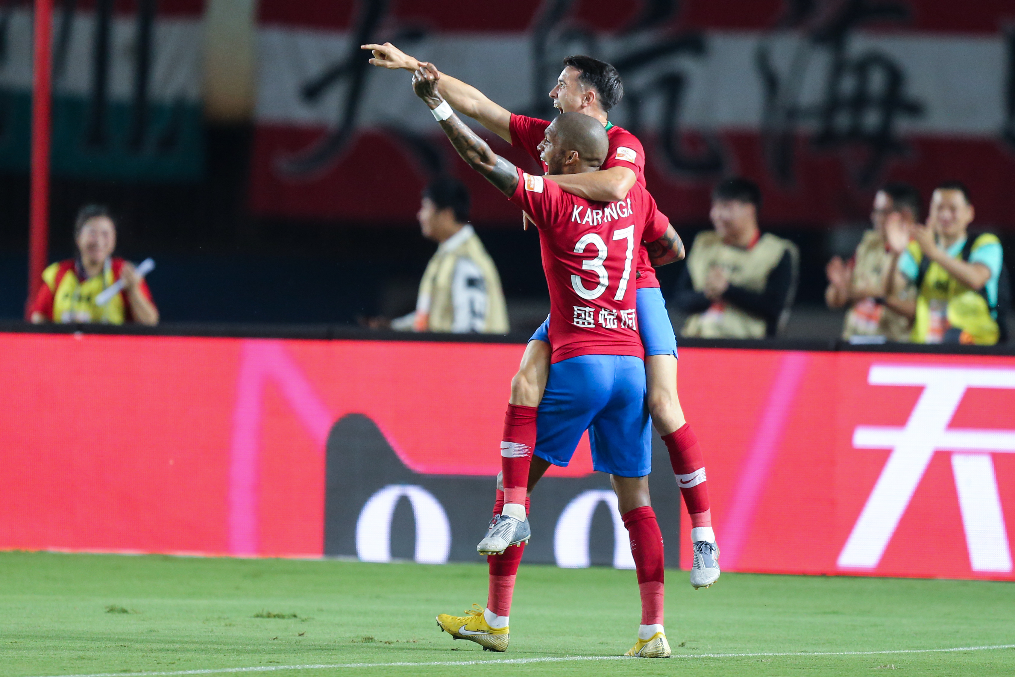 爱游戏入口-关于建业客场击败苏宁，势如破竹的信息