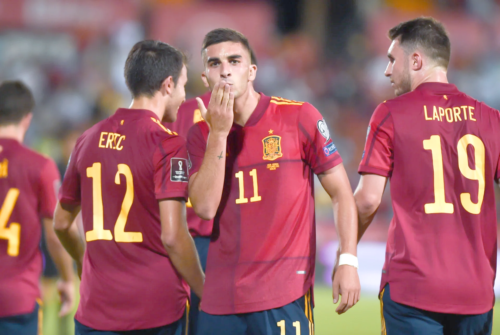 爱游戏网页版-西班牙球队与日本球队在联赛中交手，激烈对抗的简单介绍