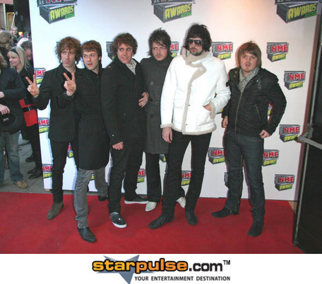 普十体灭莱斯特尤狂狂，觅仰约克油街球库