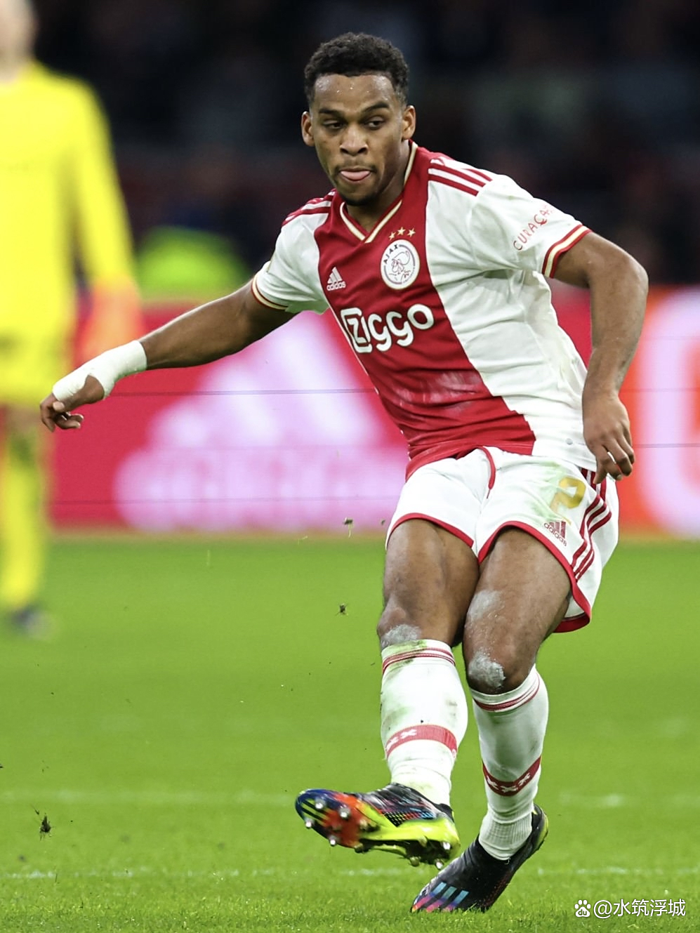 爱游戏入口-荷甲热门球队连挫，引起球迷热议和质疑的简单介绍