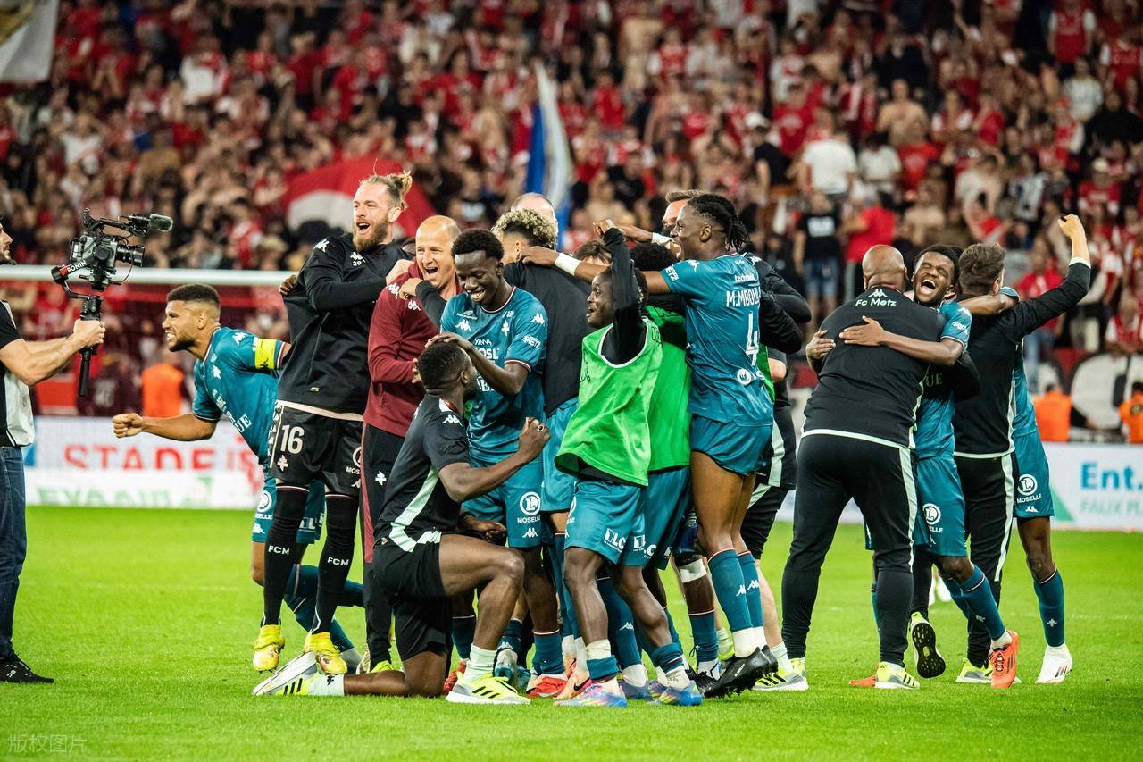 波巴传射破门，里昂主场大胜蒙彼利埃