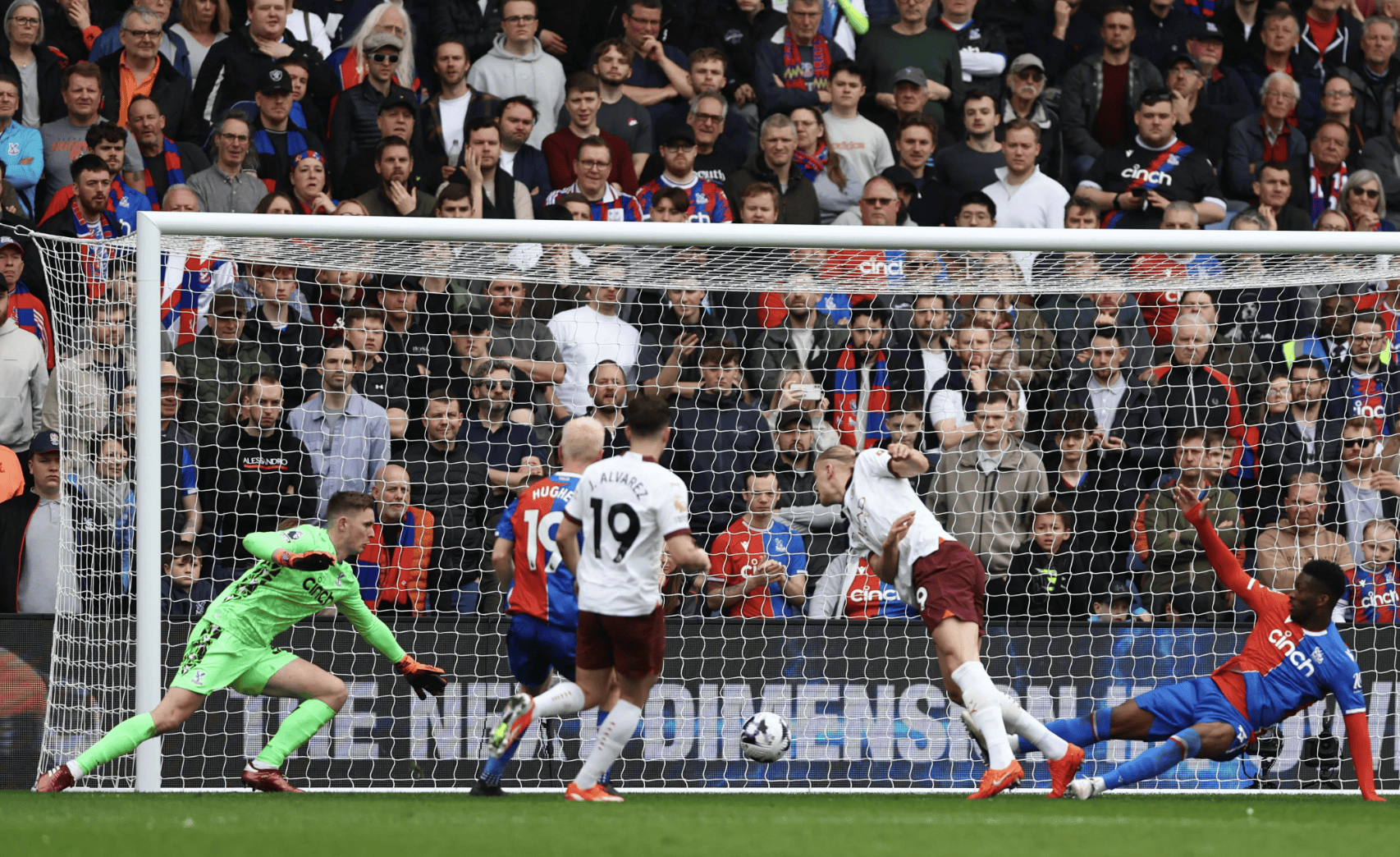 爱游戏亚洲官网-曼城击败切尔西一役在即，迎接下一轮挑战