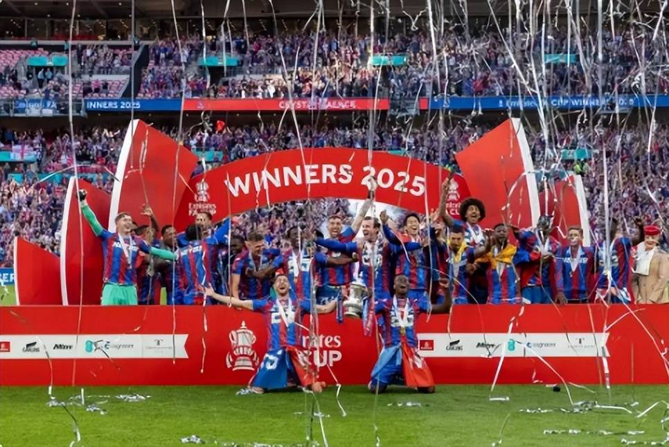 爱游戏官网-曼联多点开花，淘汰水晶宫晋级足总杯八强的简单介绍