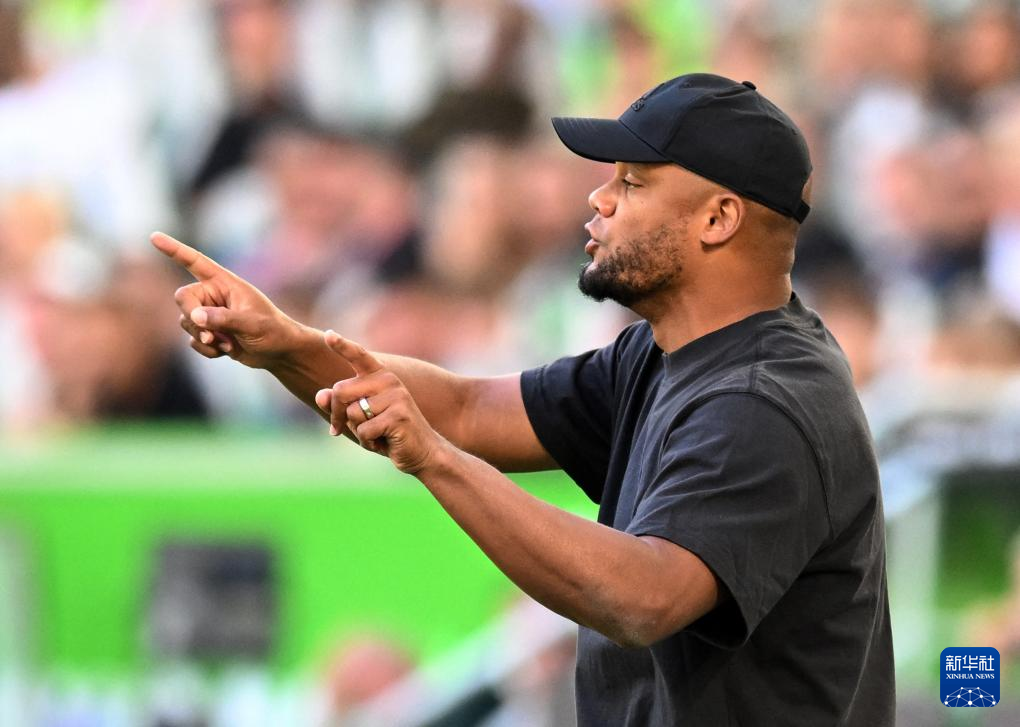 沃尔夫斯堡球员在比赛中表现出色