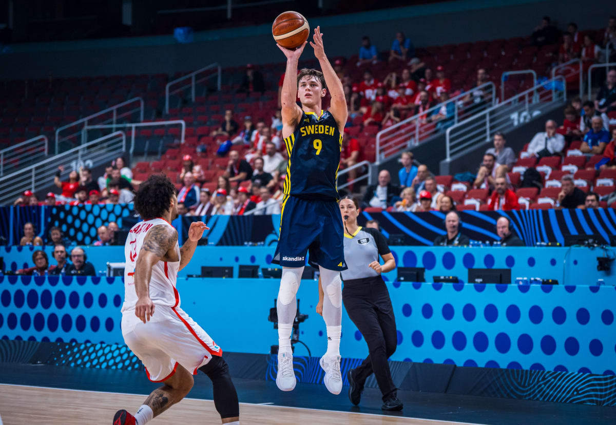 包含欧洲之行:瑞典队在欧锦赛上的表现引发热议的词条 包含欧洲之行:瑞典队在欧锦赛上的表现引发热议的词条