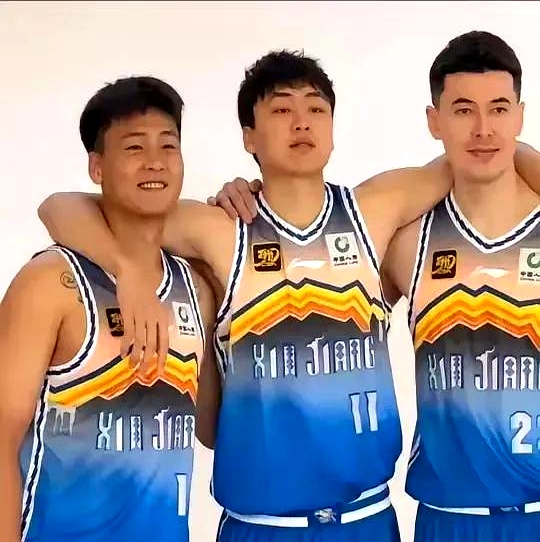 新赛季CBA榜首争夺激烈,各队都在全力争胜的简单介绍 新赛季CBA榜首争夺激烈,各队都在全力争胜的简单介绍