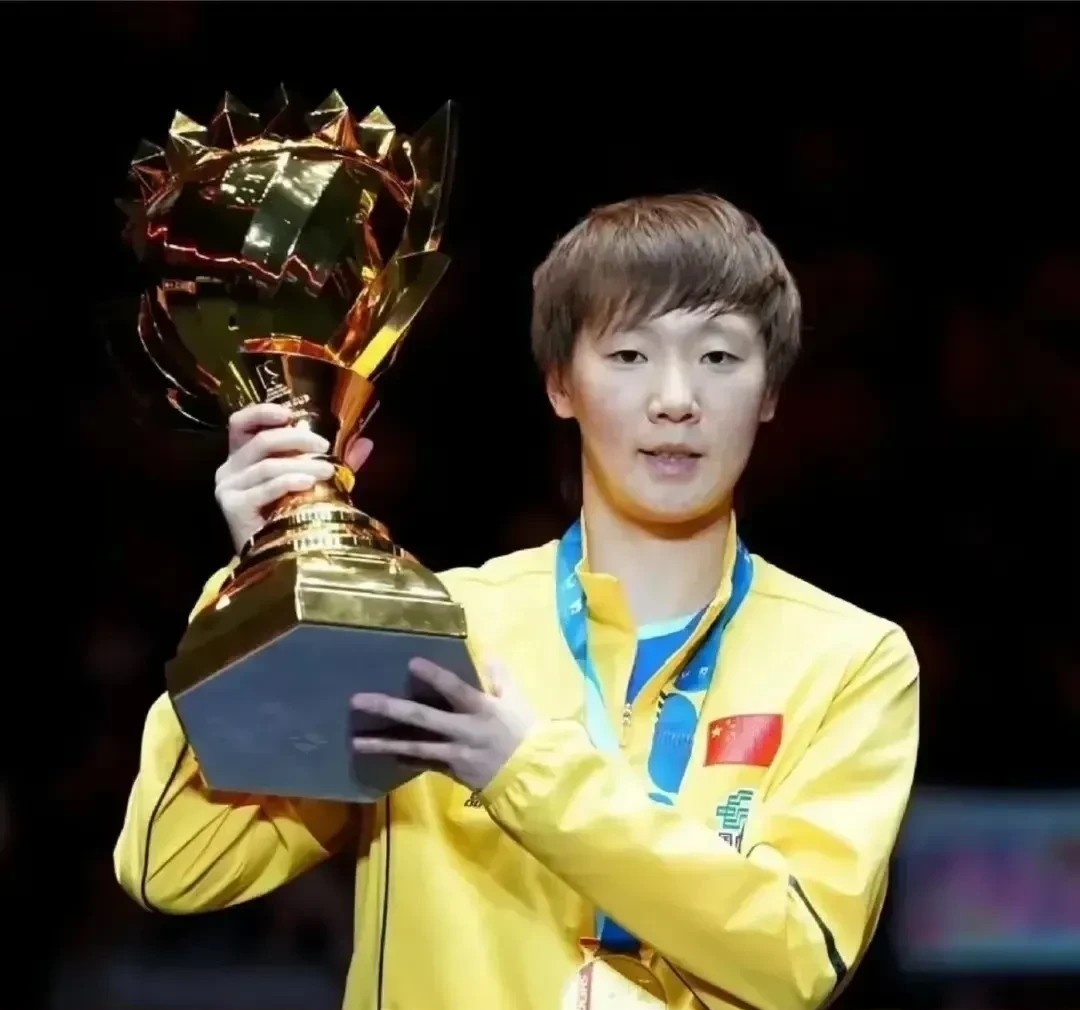 高水准足球对决,女选手勇夺胜利 高水准足球对决,女选手勇夺胜利