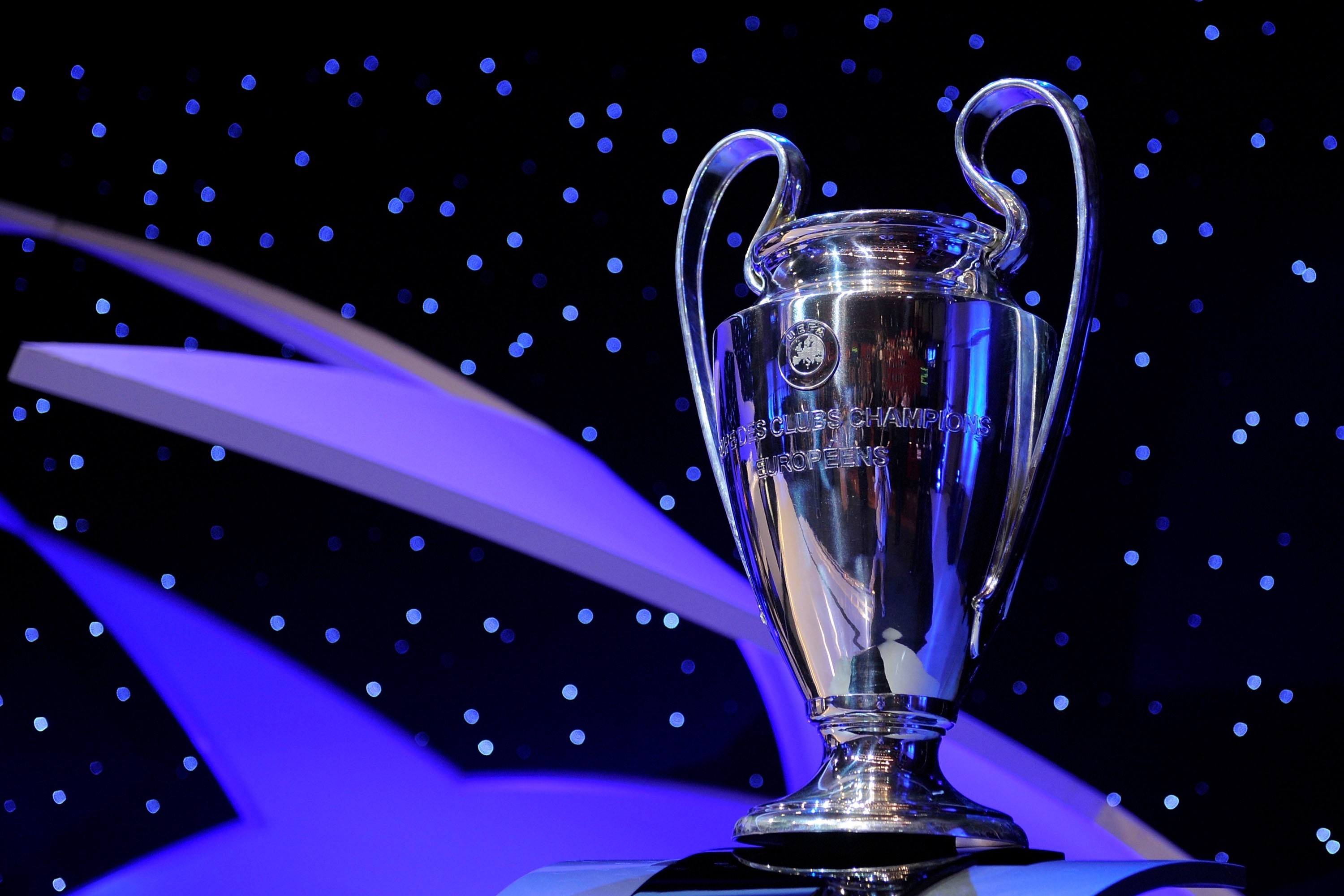 皇马客场战平阿贾克斯,晋级欧冠八强 皇马客场战平阿贾克斯,晋级欧冠八强