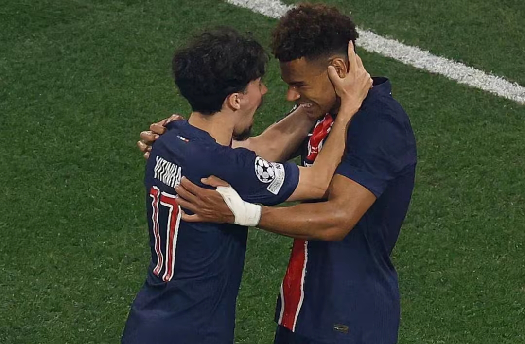 爱游戏官方登录入口-失误连连！法甲豪门被后劲十足球队逼平的简单介绍