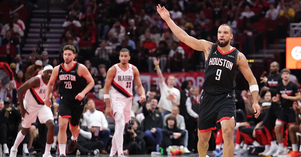 爱游戏官方登录入口-开拓者主场大败，联赛排名节节下滑的简单介绍