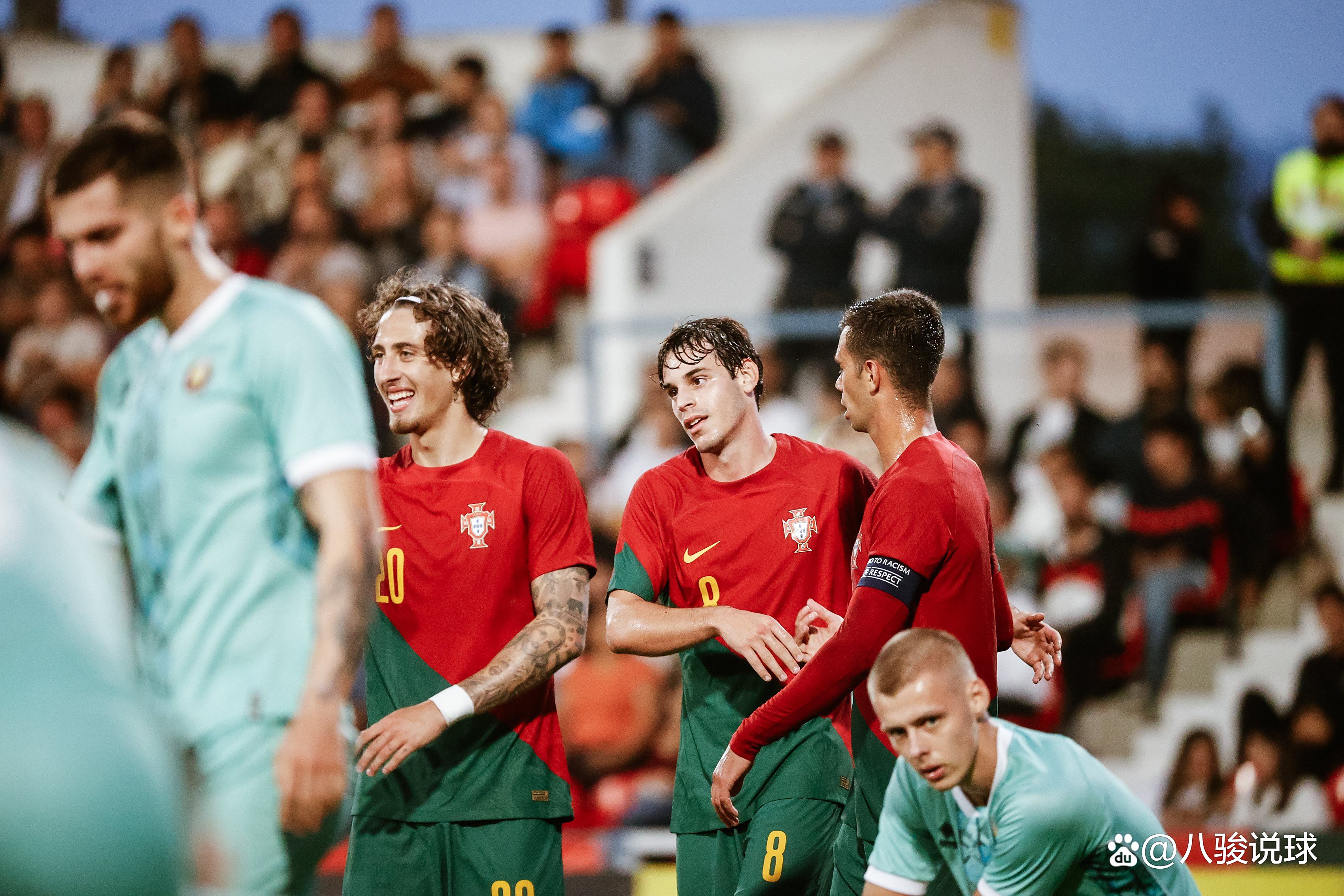 爱游戏登录入口-关于精彩纷呈的欧洲足球赛事即将掀起高潮的信息