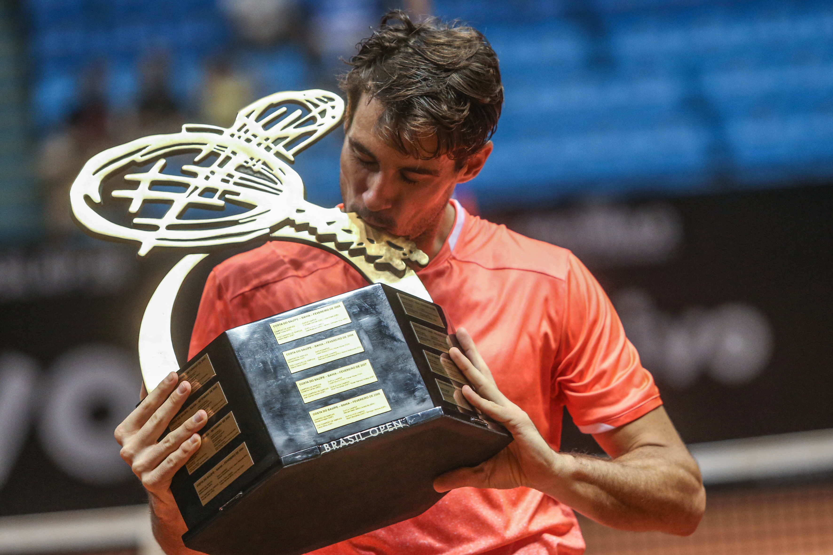 关于智利运动员速度惊人，凭借爆发力夺得胜利的信息